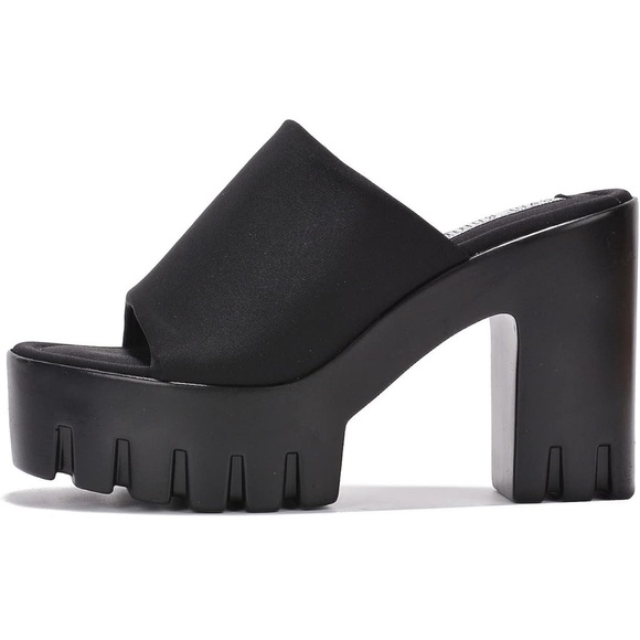 Size 7 black chunky heels - Picture 2 of 5